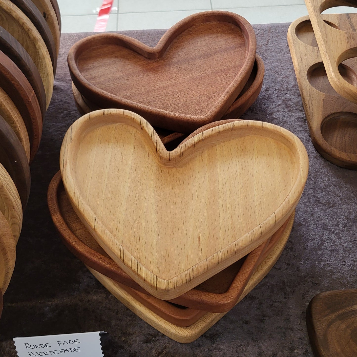 Trays of different shapes